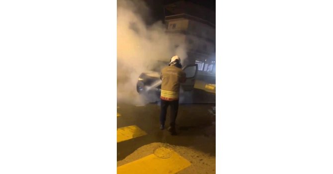 Seyir halindeki Doblo yandı