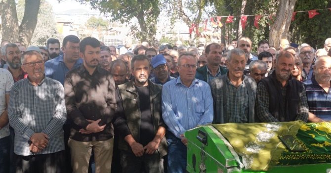 Ailesinin yanında katledilen genç kız son yolculuğuna uğurlandı