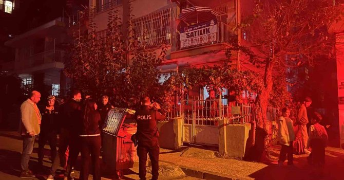 Mersin’de 3 katlı binanın zemini çökmesi: 40 kişi tahliye edildi