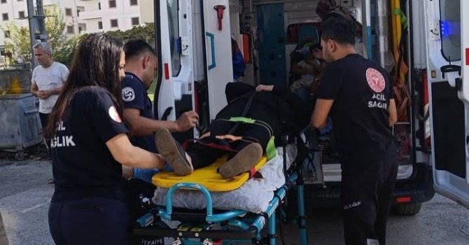 Dörtyol’da iki otomobil çarpıştı: 3 yaralı