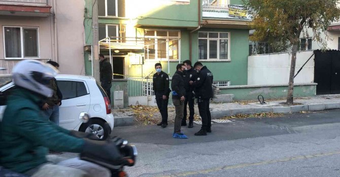 Sınıf öğretmeni evinde ölü bulundu