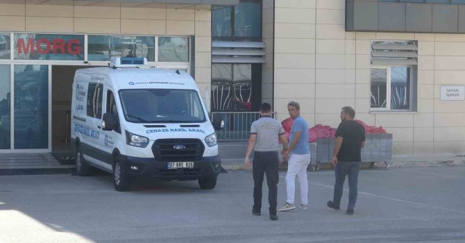 Tekne turuna çıktı, gece saatlerinde gözlerden kaybolan adamın cansız bedeni 4 gün sonra denizde bulundu