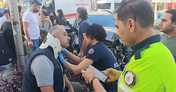 Kırmızı ışık ihlali yapan kamyonet ortalığı savaş alanına çevirdi: 2 yaralı