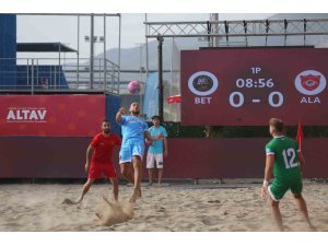 Alanya Belediyespor, Plaj Futbolu Dünya Kulüpler Şampiyonasına galibiyetle başladı