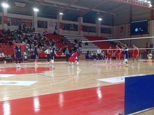 Onikişubat Belediyespor Efeler Ligi’ndeki ilk galibiyetini aldı