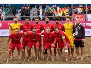 Alanya’nın plaj futbolu devleri son 16’da