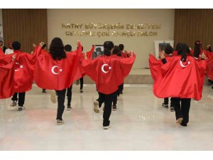 Kırıkhan’da çok amaçlı salonda Cumhuriyet Bayramı kutlandı