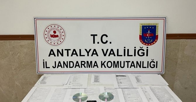 Antalya’da vatandaşları ‘operasyon yapılacak’ diyerek dolandıran şahıs yakalandı