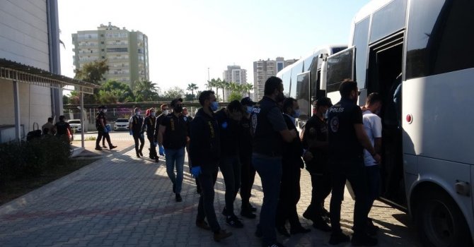 Mersin’deki dolandırıcılık operasyonunda 2 tutuklama