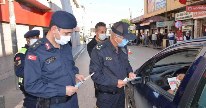 Kırıkhan’da polis ve jandarma ekipleri vatandaşı bilgilendirdi