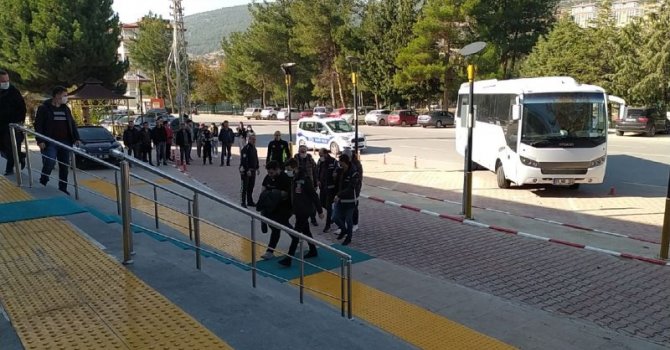Burdur’da şafak vakti ‘suç örgütü’ operasyonu