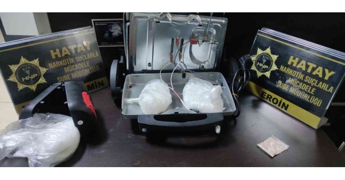 Uyuşturucuları tost makinasına gizlemişler