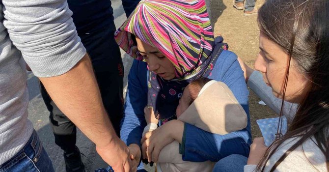 Kazada yaralanan anne ve bebeğinin buluşma anı duygulandırdı