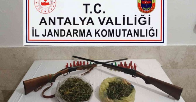 Antalya’da uyuşturucu operasyonunda 2 gözaltı