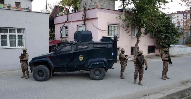 Osmaniye merkezli 3 ilde uyuşturucu tacirlerine şafak operasyonu