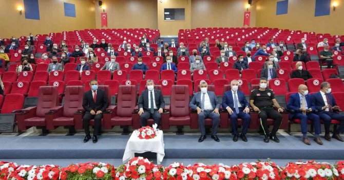 Okul müdürlerine uyuşturucuyla mücadele anlatıldı