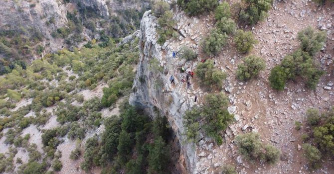 Müslüme’yi bulmak için ekipler, her yolu deniyor