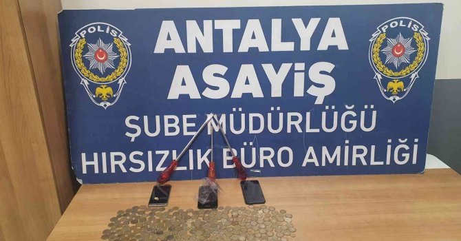 500 kilometre uzaklıktan gelip 3 evi soydular, polisin takibinden kaçamadılar