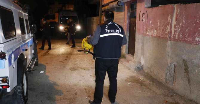 Evinin önünde silahlı saldırıya uğrayan kişi ağır yaralandı