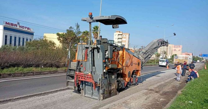Kamyonun altında kalan yol işçisi hayatını kaybetti