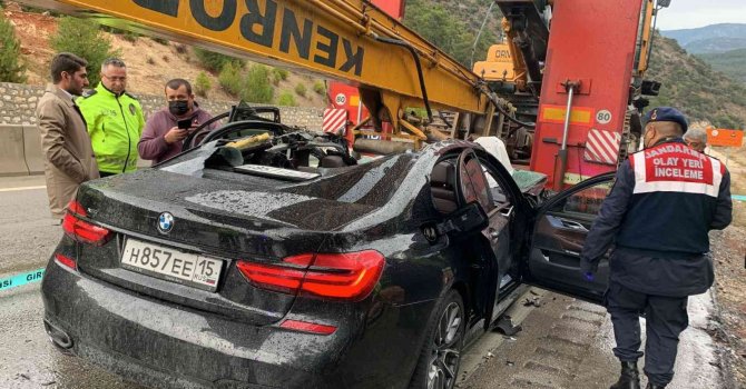 Otomobil tırla çarpıştı: 1 ölü, 1 yaralı