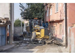 Mersin’de asfalt çalışması sürüyor