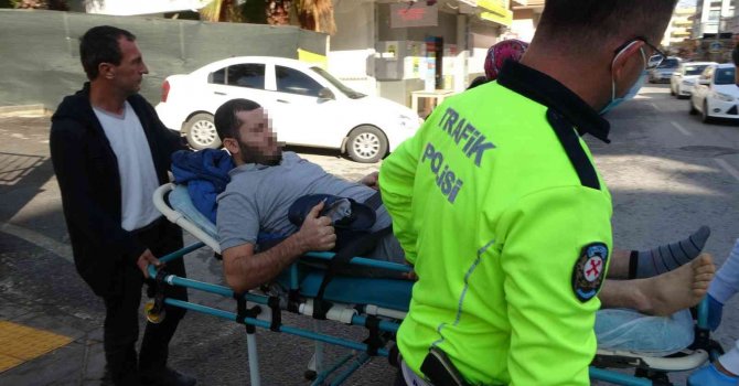 Kurye taktığı kaskla hayata tutundu