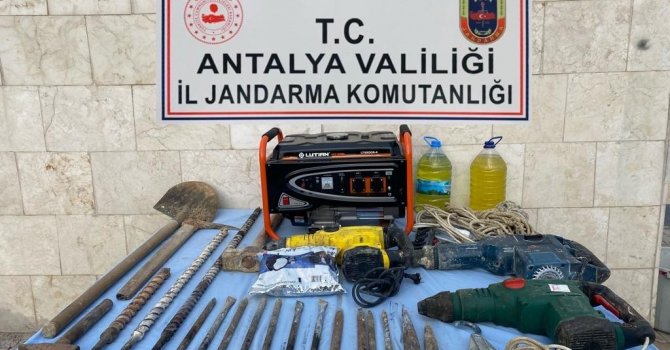 Jandarma define avcılarını suçüstü yakaladı