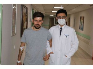 Böbreğinden 3 santimlik tümör çıkarıldı