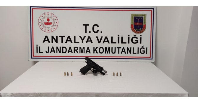 Havaya ateş açan şüpheli, devriye ekiplerini görüp kaçınca yakayı ele verdi