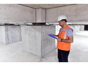 Yeni Dörtyol Devlet Hastanesi’ne deprem izolatörü kalkanı