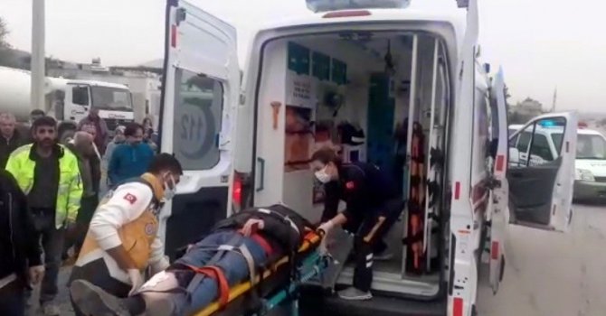 Osmaniye’de iki otomobil çarpıştı: 2 yaralı