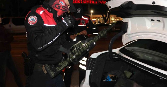 Adana’da hava destekli huzur uygulaması: 21 kişi yakalandı