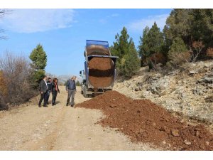 İbradı ve Akseki’yi bağlayan Halaç yoluna bakım onarım
