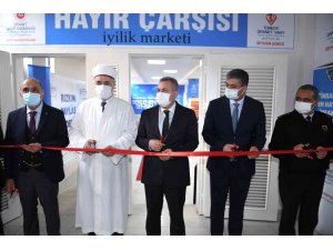 Adana’da "Hayır Çarşısı" açıldı