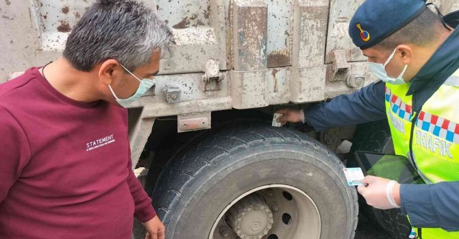 Jandarmadan sürücülere kış lastiği denetimi