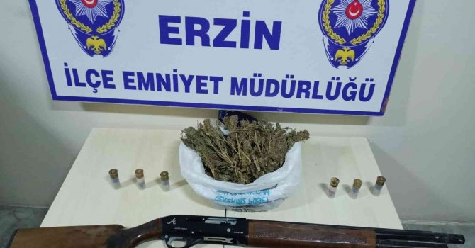 Polisten kaçarken attığı poşetten uyuşturucu çıktı