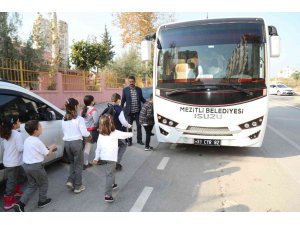 Mezitli’de öğrencilerin ulaşım sorunu çözüldü