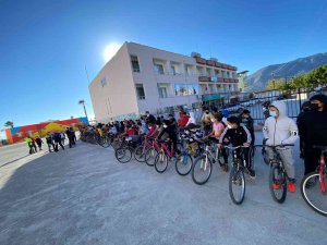 Öğrencilere bisiklet kullanırken uyulması gereken kurallar anlatıldı