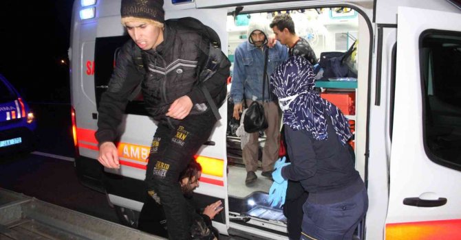 Yurt dışına kaçmak isterken tekneden atılan göçmenlerden kayıp olan 2’si için arama çalışması başlatıldı