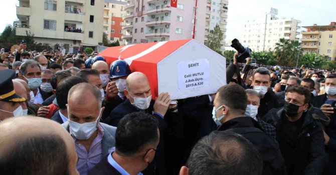 Şehit Astsubay Mutlu’yu 10 bin kişi uğurladı