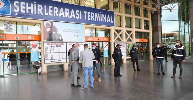 Antalya’da 4 bin 190 personelin katıldığı huzur uygulamasında, araması bulunan 9 şahıs yakalandı