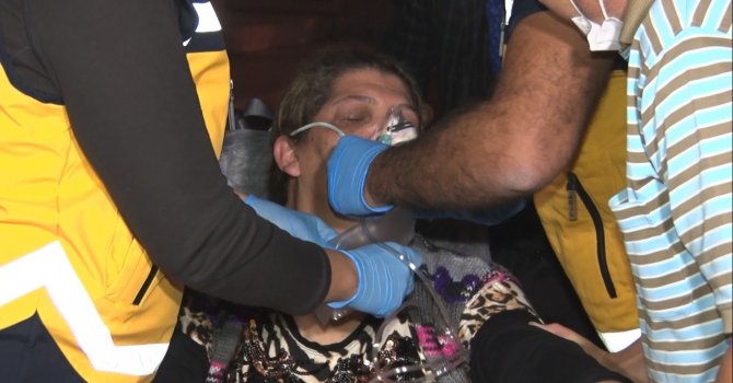 Antalya’da iki katlı binada çıkan yangında can pazarı