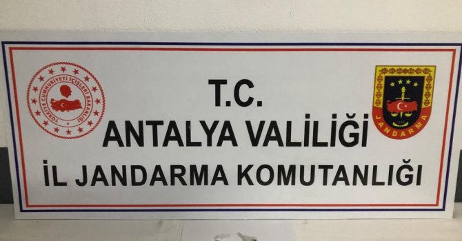 Sigara paketi içerisinde jelatine sarılı 2 paket 10 gram uyuşturucu madde ele geçirildi