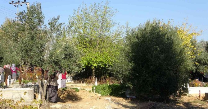 Ölü bulunan çift toprağa verildi