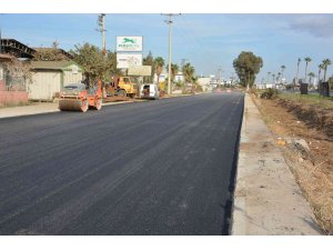 Tarsus’ta işletmelerin yer aldığı bölgenin yolları yenilendi