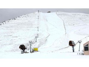 Yedikuyular beyaza büründü