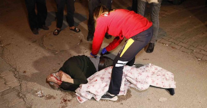 6 yerinden bıçaklanan kişi ağır yaralandı