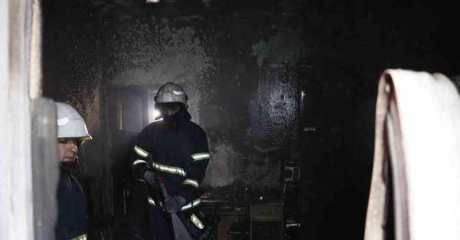 Müstakil evde elektronik eşyalar bomba gibi patladı