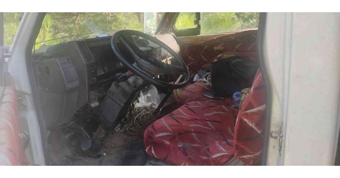 ’Dur’ ihtarına uymayıp kaçan kamyondan uyuşturucu çıktı